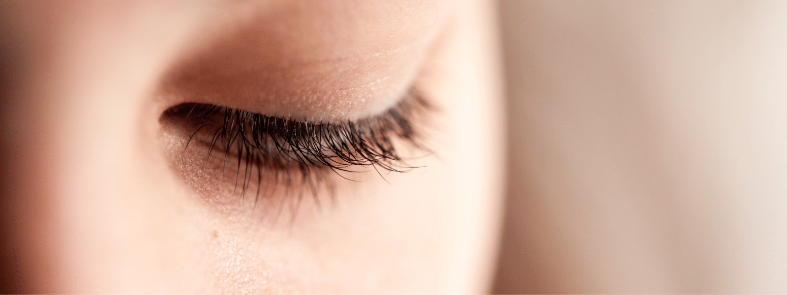 Banner Awake Eyelid Surgery: A Minimally Invasive Option for Natural Results